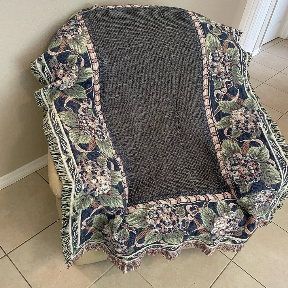 Vintage Floral Warm Fringed Throw Blanket Blue/Mauve/Green/White 46” X 67.5”